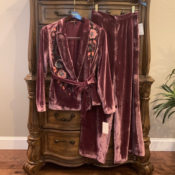 $450 Free People Perfect Illusion Velvet Suit 8 - Picture 4 of 14